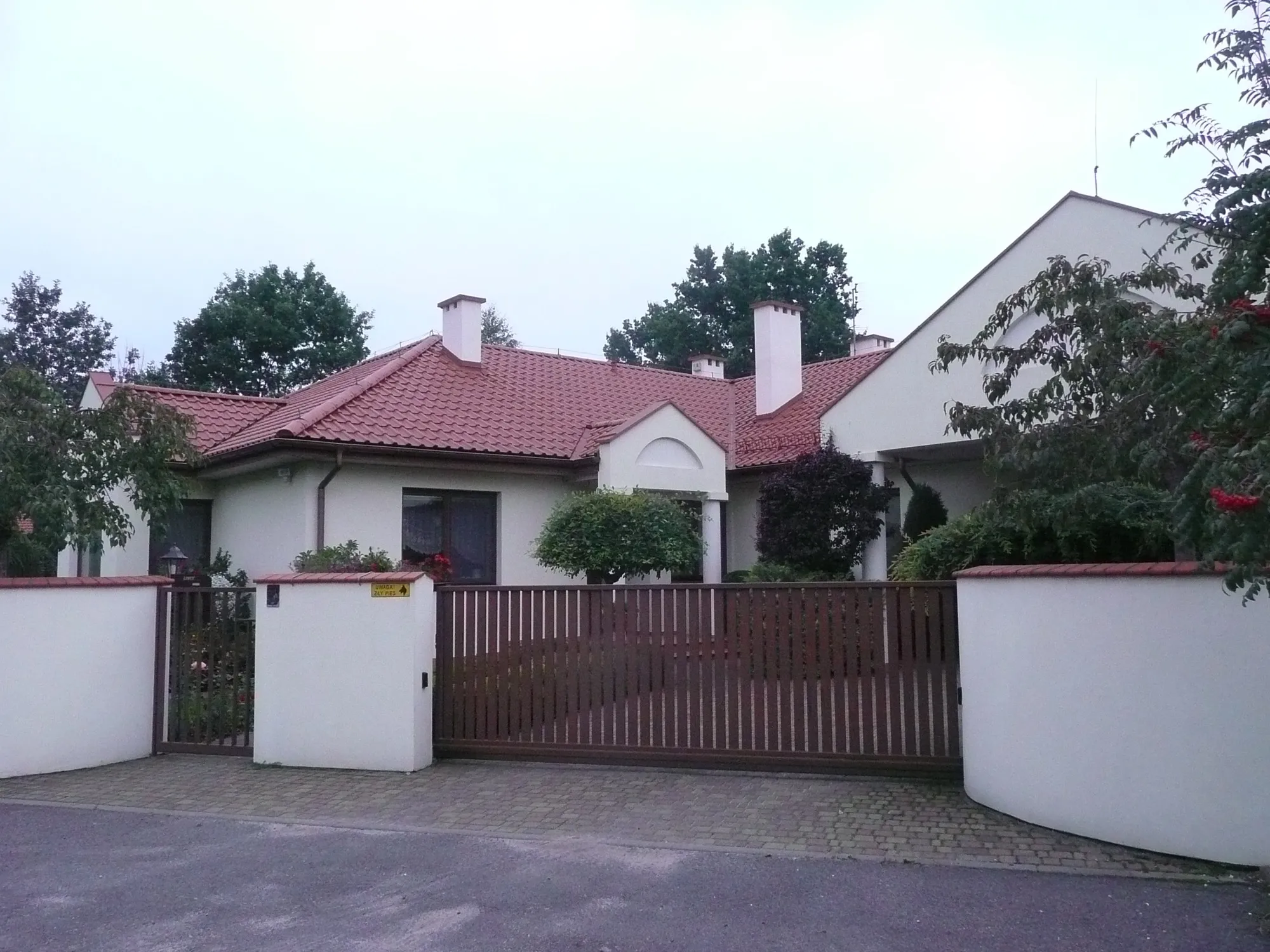 LUBLINEK - budynek mieszkalny jednorodzinny z garazami — Budownictwo mieszkalne jednorodzinne (6)